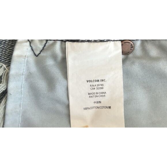 Volcom Yae Juniors Size 7 Blue Denim distressed Cut-off Shorts NWT - Picture 14 of 16